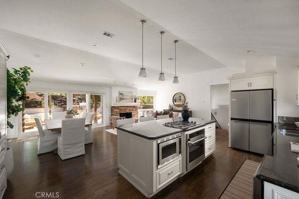 25621 Via Viento, Mission Viejo, CA 92691 25621 Via Viento, Mission Viejo, CA 92691