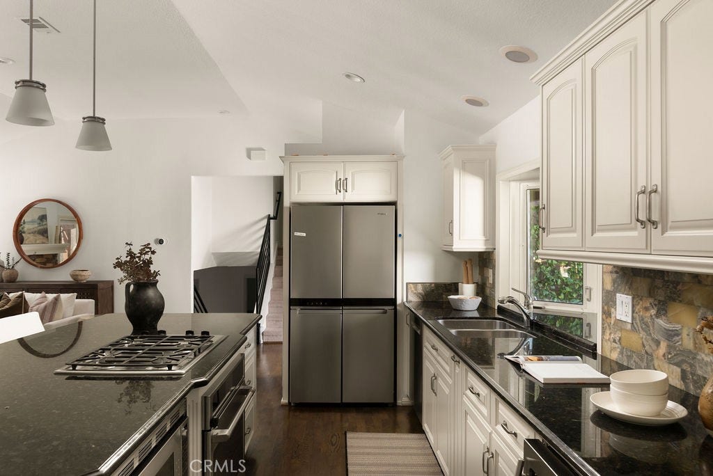 25621 Via Viento, Mission Viejo, CA 92691 25621 Via Viento, Mission Viejo, CA 92691