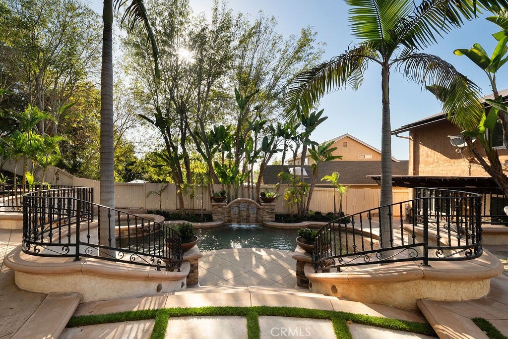 25621 Via Viento, Mission Viejo, CA 92691 25621 Via Viento, Mission Viejo, CA 92691