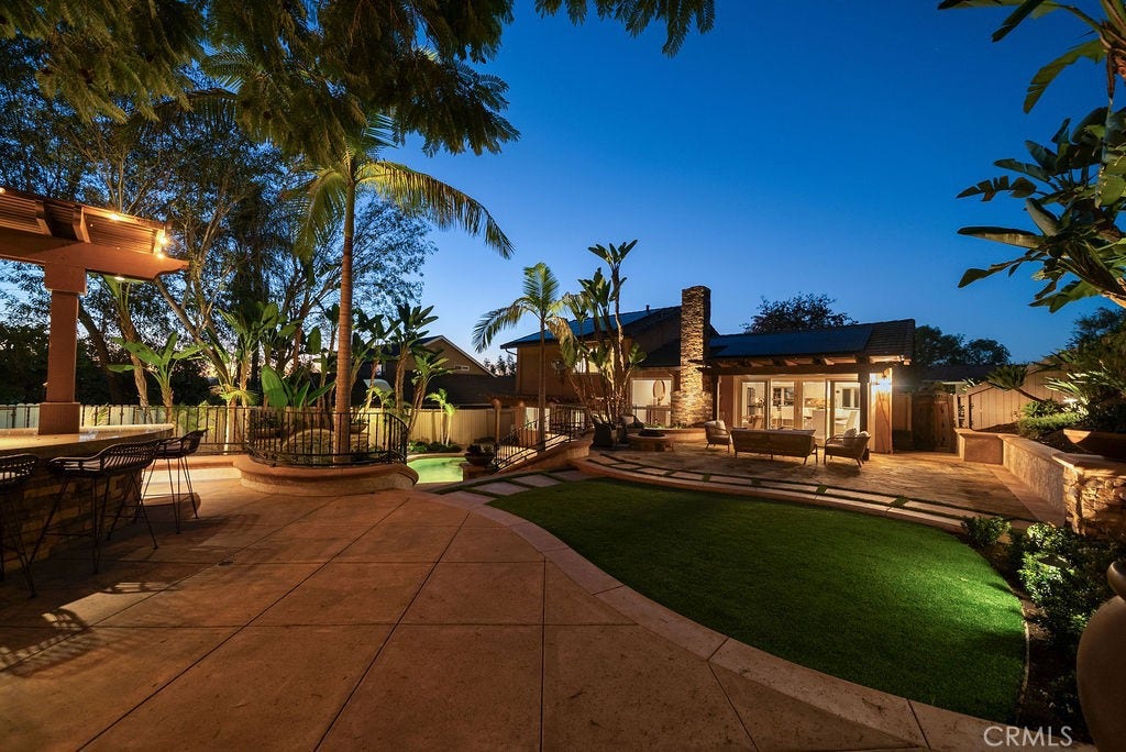 25621 Via Viento, Mission Viejo, CA 92691 25621 Via Viento, Mission Viejo, CA 92691