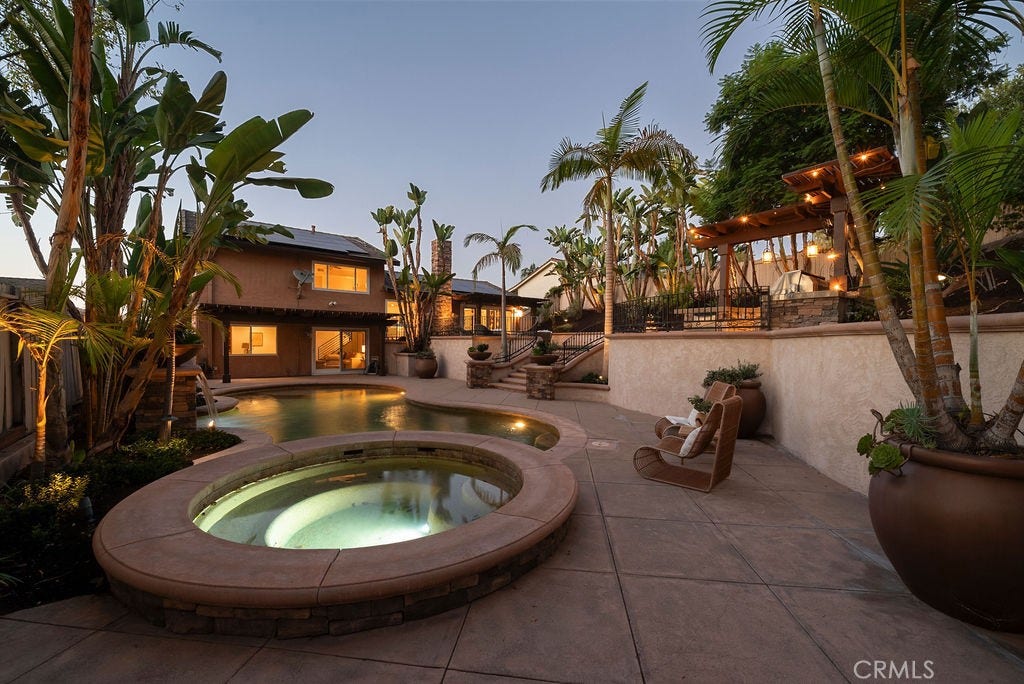 25621 Via Viento, Mission Viejo, CA 92691 25621 Via Viento, Mission Viejo, CA 92691