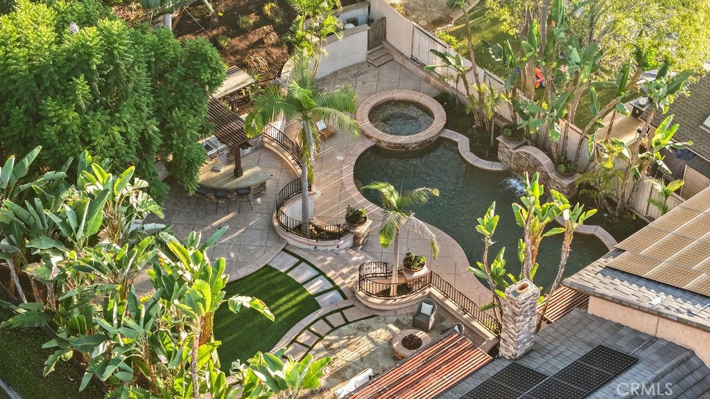 25621 Via Viento, Mission Viejo, CA 92691 25621 Via Viento, Mission Viejo, CA 92691
