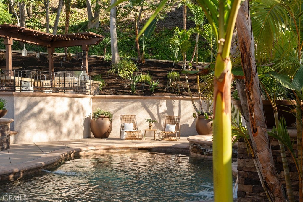 25621 Via Viento, Mission Viejo, CA 92691 25621 Via Viento, Mission Viejo, CA 92691