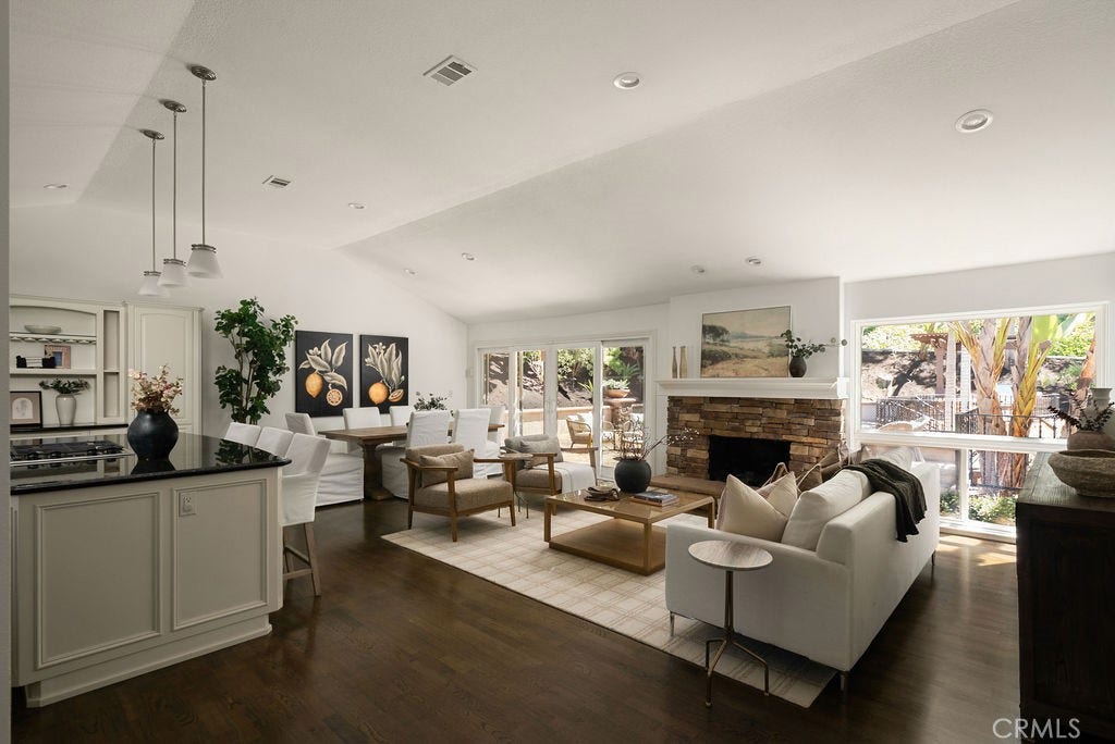 25621 Via Viento, Mission Viejo, CA 92691 25621 Via Viento, Mission Viejo, CA 92691