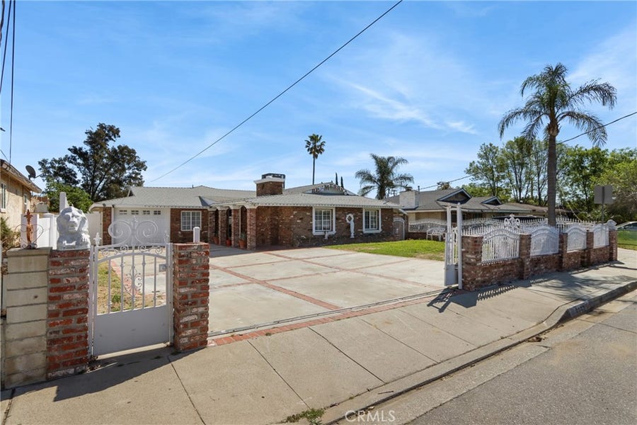 Property photo for 9257 Palmetto, Fontana, CA
