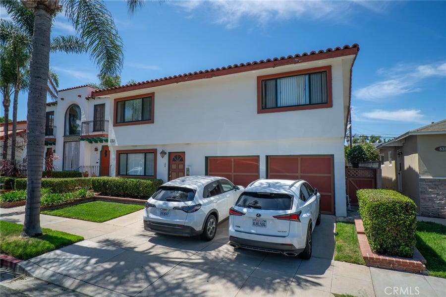 Property photo for 825 Roswell Avenue, Long Beach, CA