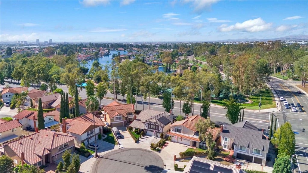 24782 Rochelle Lane, Lake Forest, CA 92630 24782 Rochelle Lane, Lake Forest, CA 92630