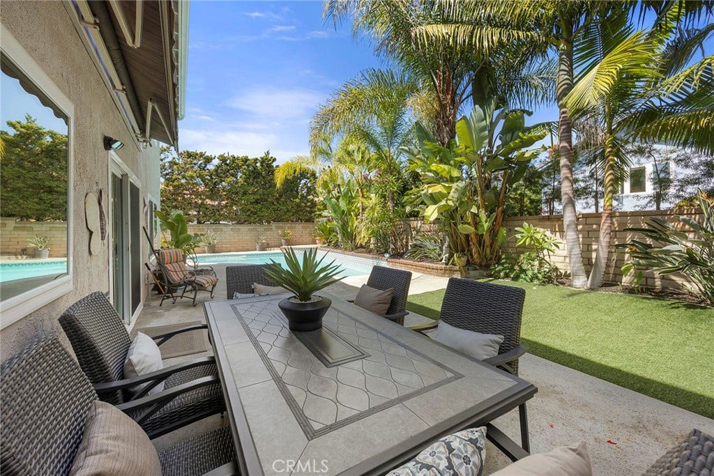 24843 Via Santa Cruz, Mission Viejo, CA 92692 24843 Via Santa Cruz, Mission Viejo, CA 92692