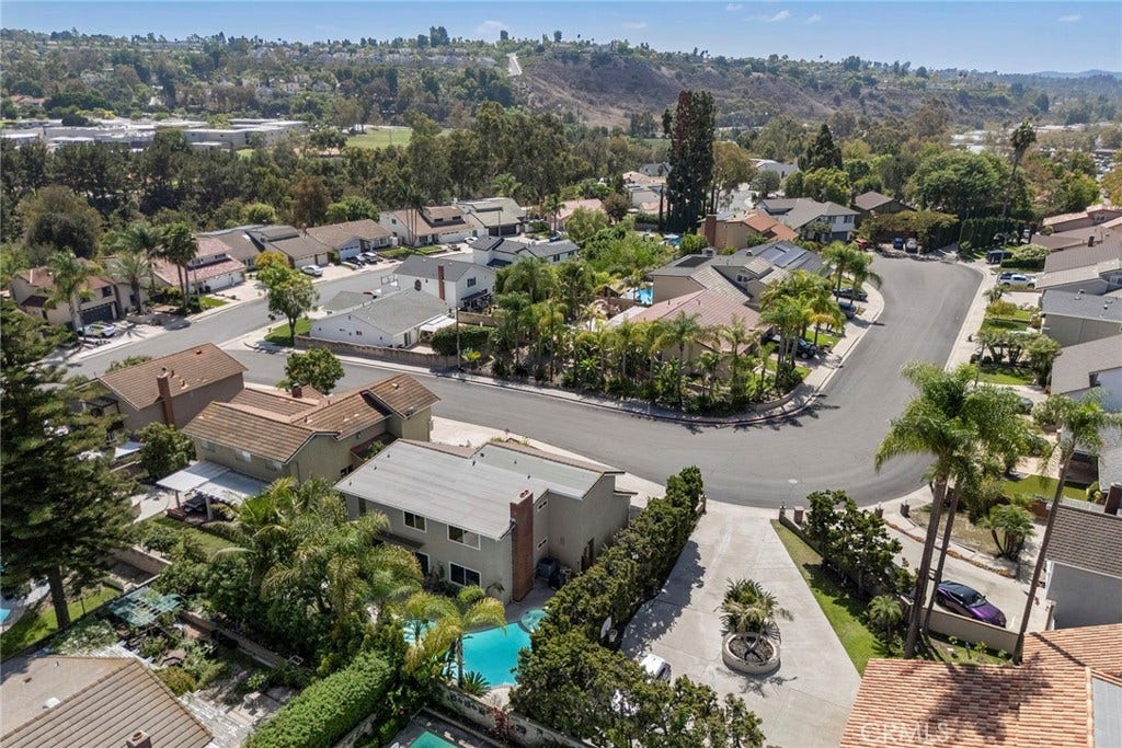 24843 Via Santa Cruz, Mission Viejo, CA 92692 24843 Via Santa Cruz, Mission Viejo, CA 92692