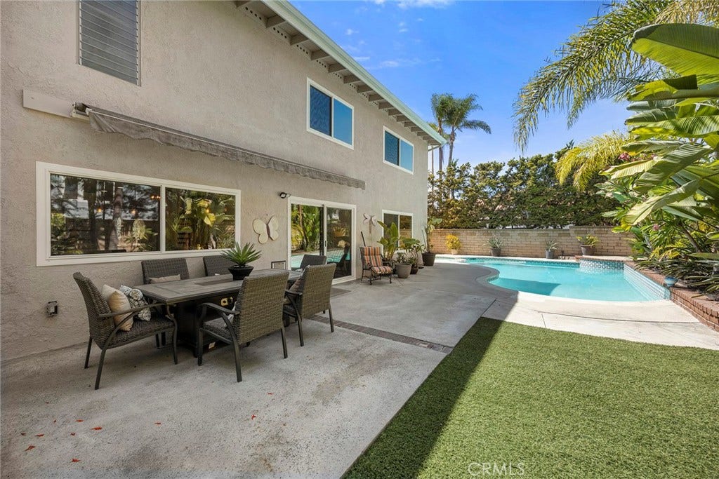 24843 Via Santa Cruz, Mission Viejo, CA 92692 24843 Via Santa Cruz, Mission Viejo, CA 92692