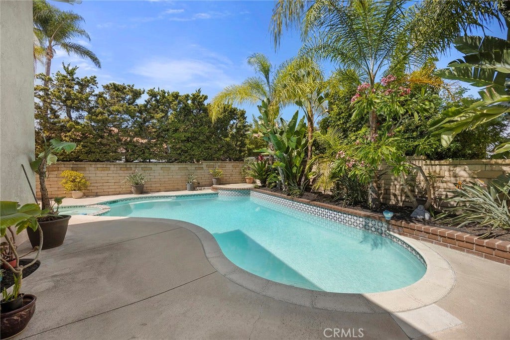 24843 Via Santa Cruz, Mission Viejo, CA 92692 24843 Via Santa Cruz, Mission Viejo, CA 92692