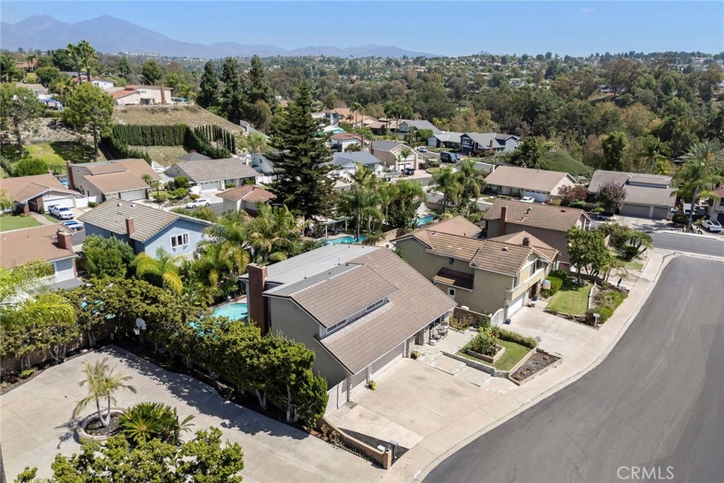 24843 Via Santa Cruz, Mission Viejo, CA 92692 24843 Via Santa Cruz, Mission Viejo, CA 92692