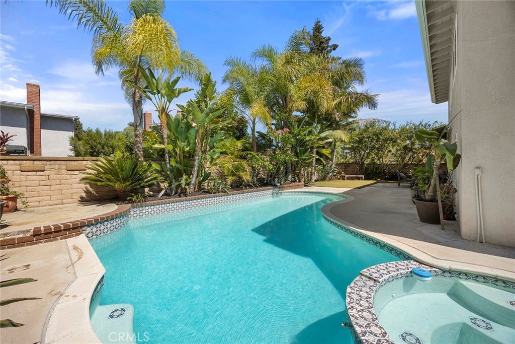 24843 Via Santa Cruz, Mission Viejo, CA 92692 24843 Via Santa Cruz, Mission Viejo, CA 92692