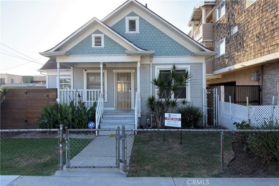 Property photo for 421 Almond Avenue, Long Beach, CA