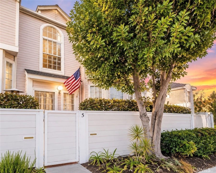 Property photo for 1731 E 68th, #5, Long Beach, CA