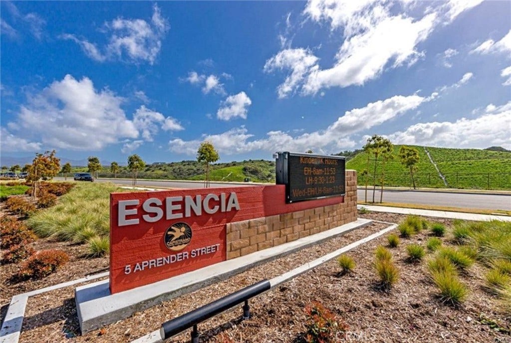 28 Ocaso Street, Rancho Mission Viejo, CA 92694 28 Ocaso Street, Rancho Mission Viejo, CA 92694