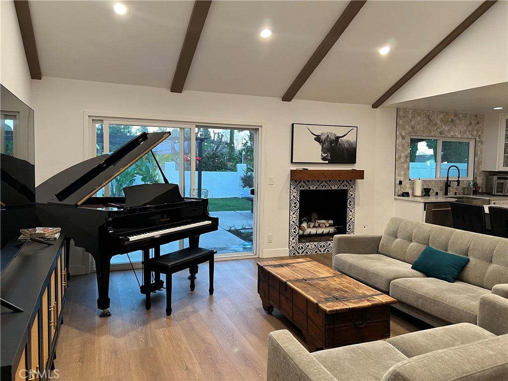 24599 Alcoba Dr, Mission Viejo, CA 92691 Adaptable Great Room (Seller's Photo)