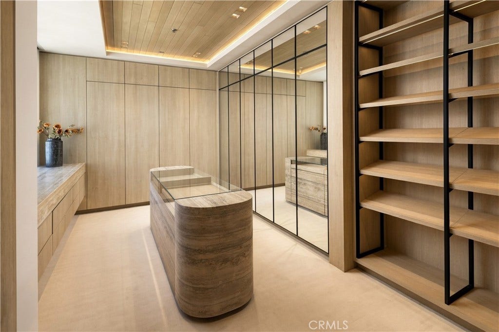 1 Strand Beach Dr, Dana Point, CA 92629 Her Closet