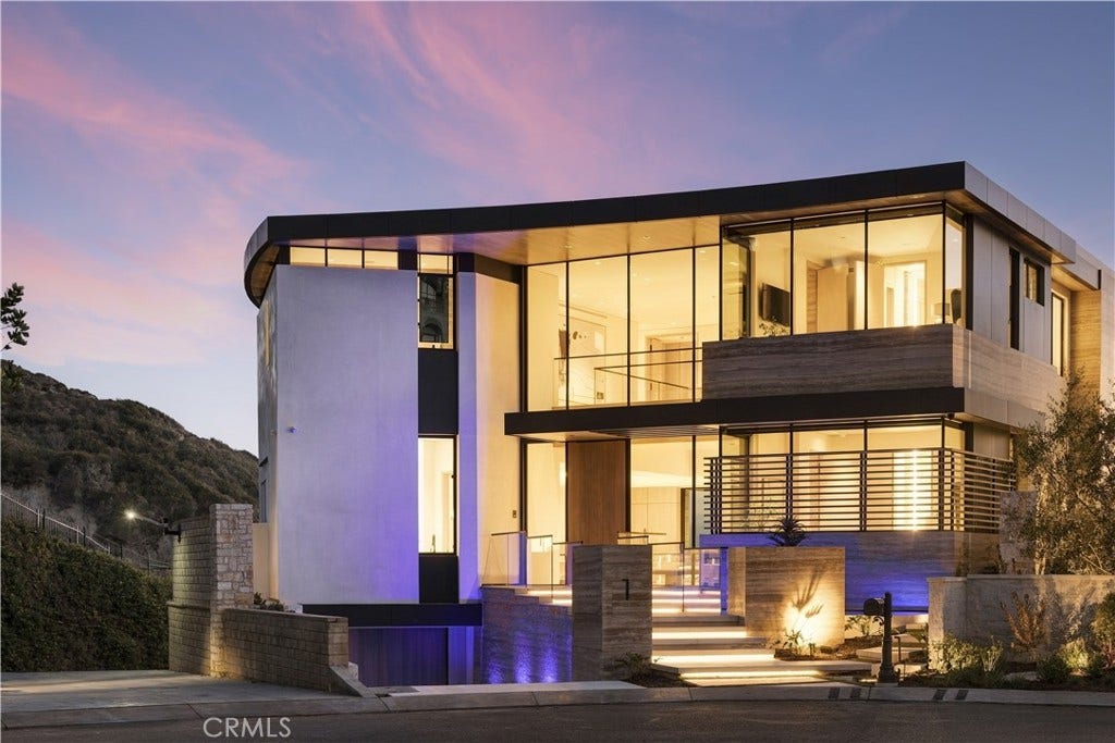 1 Strand Beach Dr, Dana Point, CA 92629 Front / End of Cul-de-sac