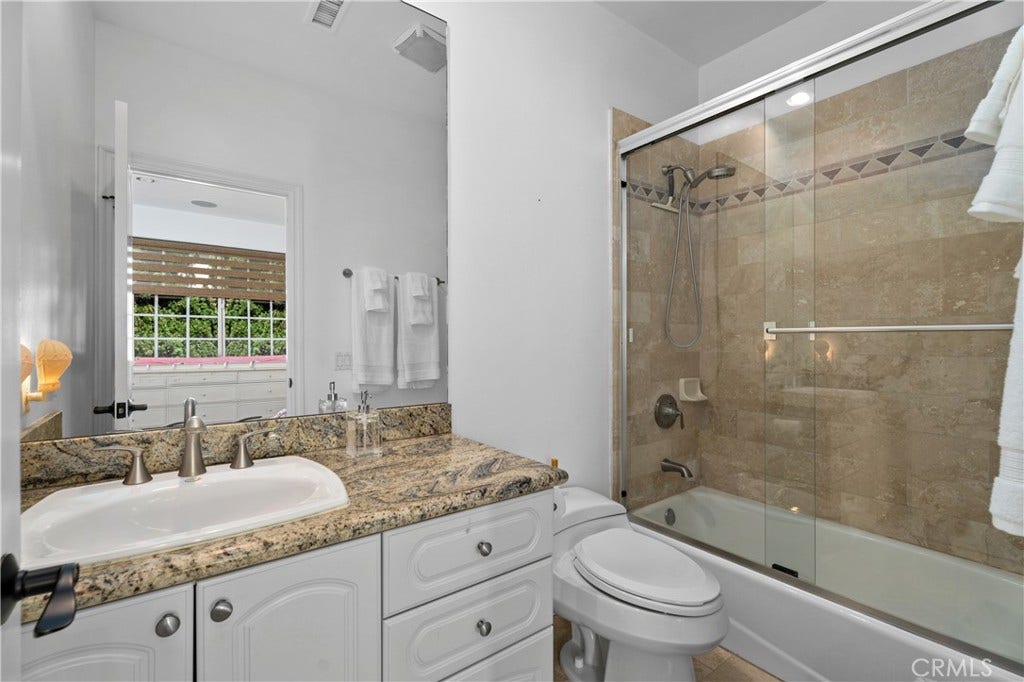 14 Marana, San Clemente, CA 92673 Seperate Laundry Room