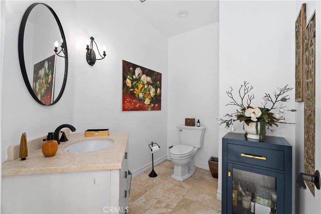 14 Marana, San Clemente, CA 92673 Powder room on main level