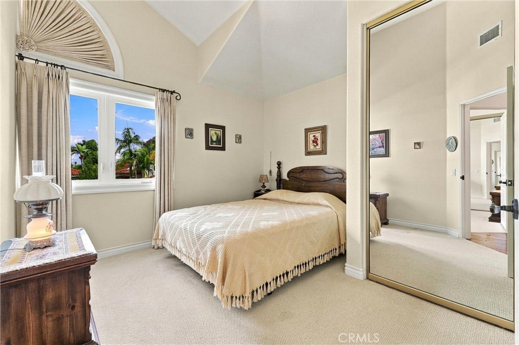 14 Novilla, Laguna Niguel, CA 92677 Upstairs bedroom 2