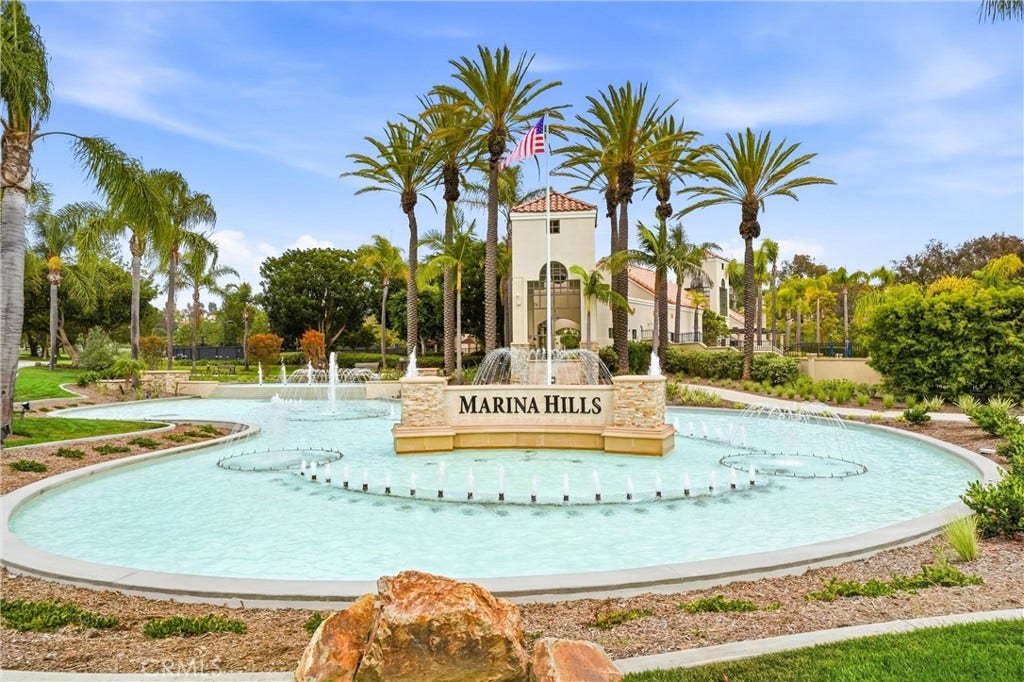 14 Novilla, Laguna Niguel, CA 92677 Marina Hills fountain