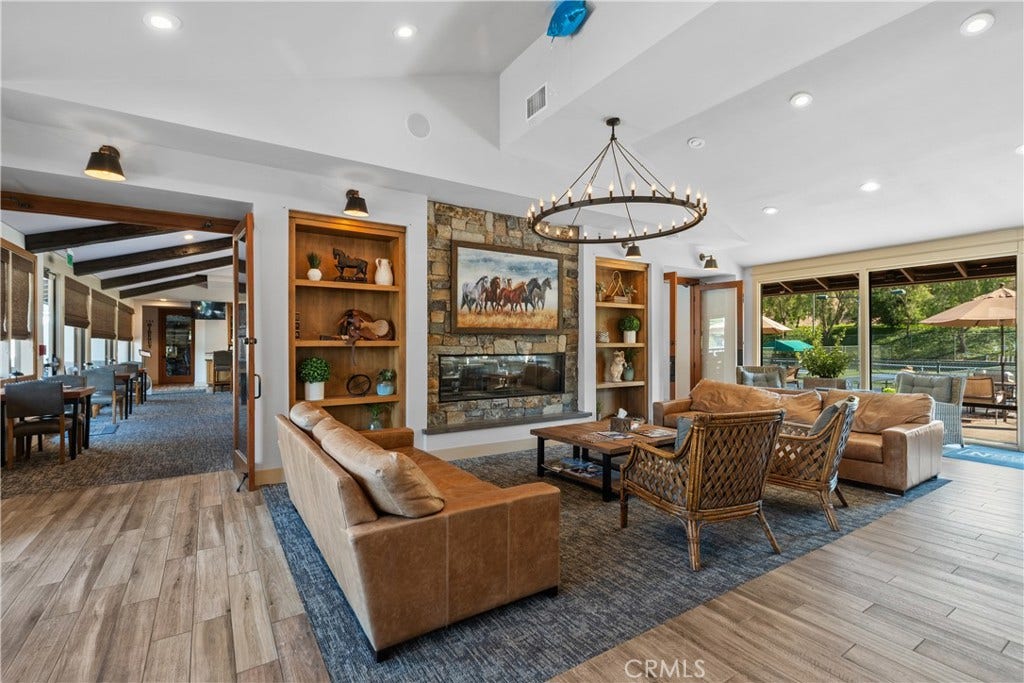 25901 Nellie Gail, Laguna Hills, CA 92653 Clubhouse entrance