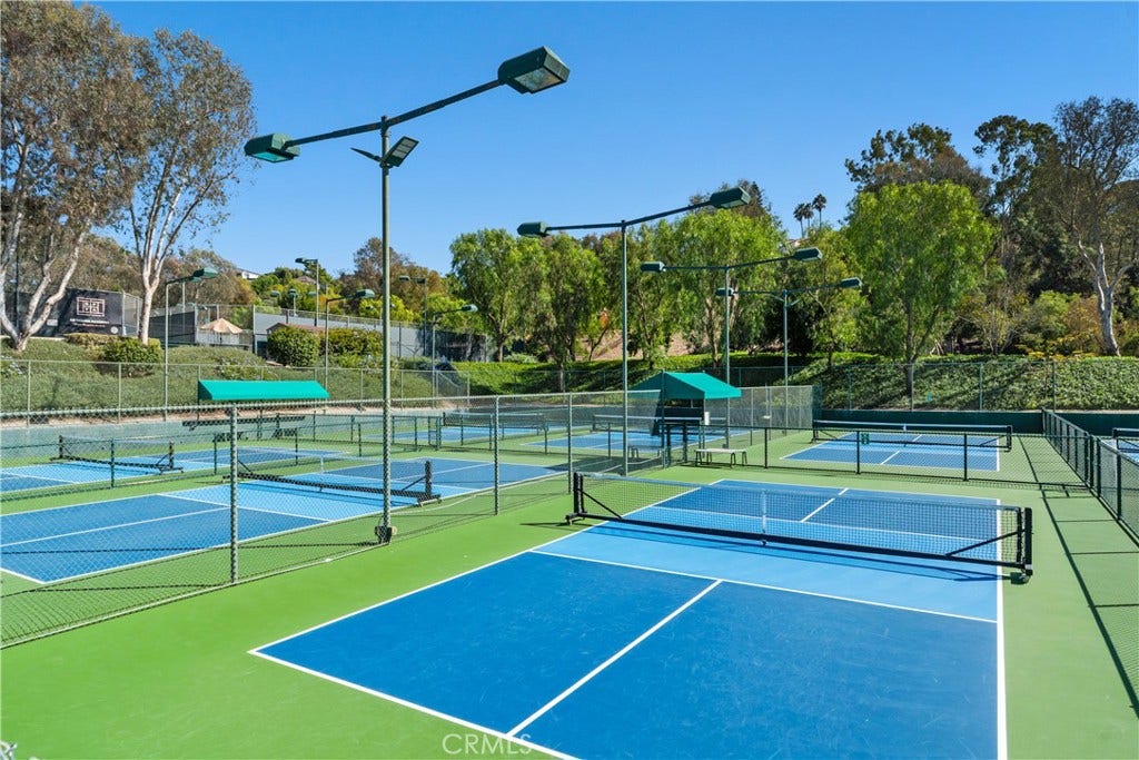 25901 Nellie Gail, Laguna Hills, CA 92653 25901 Nellie Gail, Laguna Hills, CA 92653