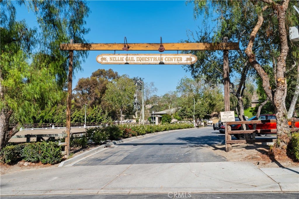 25901 Nellie Gail, Laguna Hills, CA 92653 Equestrian Center