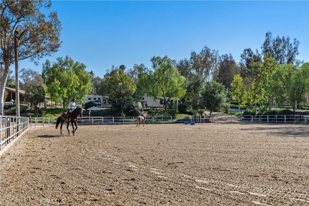 25901 Nellie Gail, Laguna Hills, CA 92653 25901 Nellie Gail, Laguna Hills, CA 92653