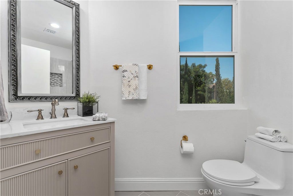 25901 Nellie Gail, Laguna Hills, CA 92653 2nd floor bath