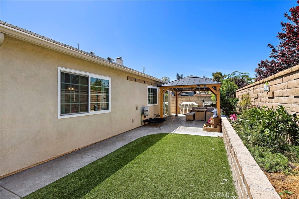 21155 Larchmont, Lake Forest, CA 92630 21155 Larchmont, Lake Forest, CA 92630