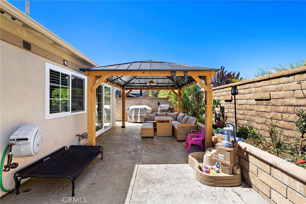 21155 Larchmont, Lake Forest, CA 92630 21155 Larchmont, Lake Forest, CA 92630