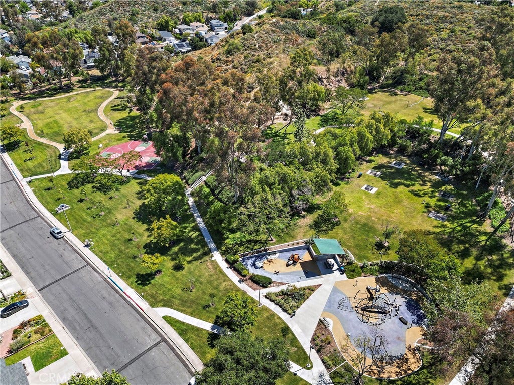 21155 Larchmont, Lake Forest, CA 92630 21155 Larchmont, Lake Forest, CA 92630