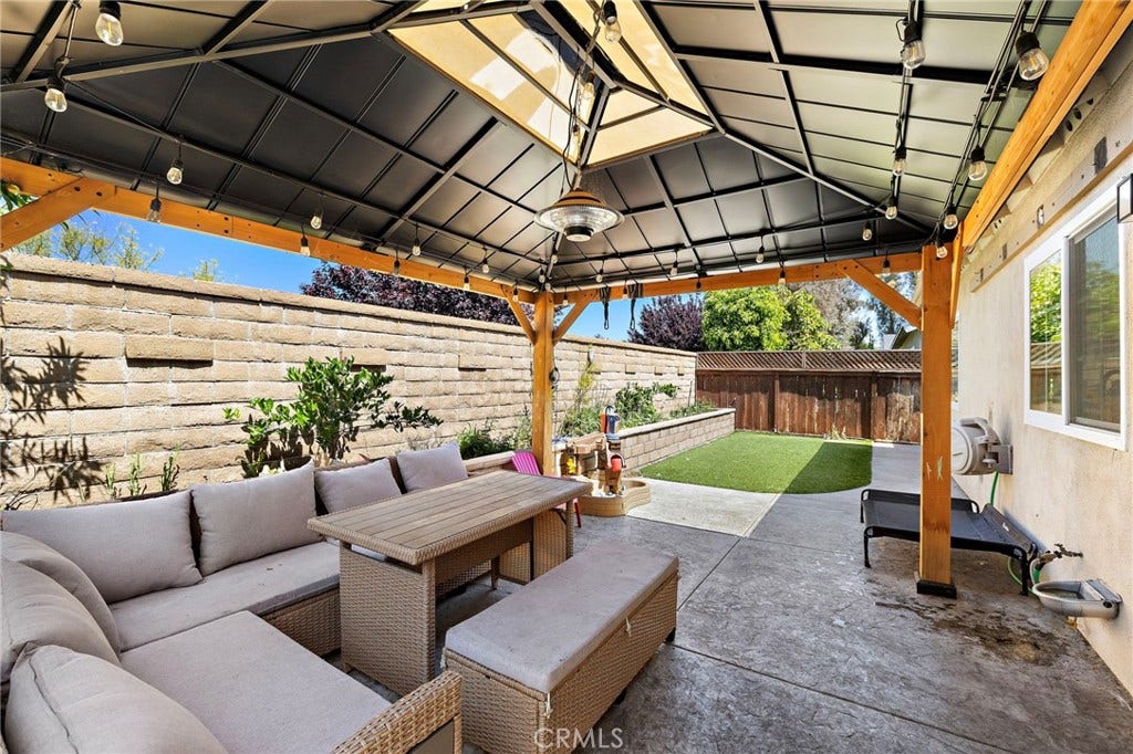 21155 Larchmont, Lake Forest, CA 92630 21155 Larchmont, Lake Forest, CA 92630