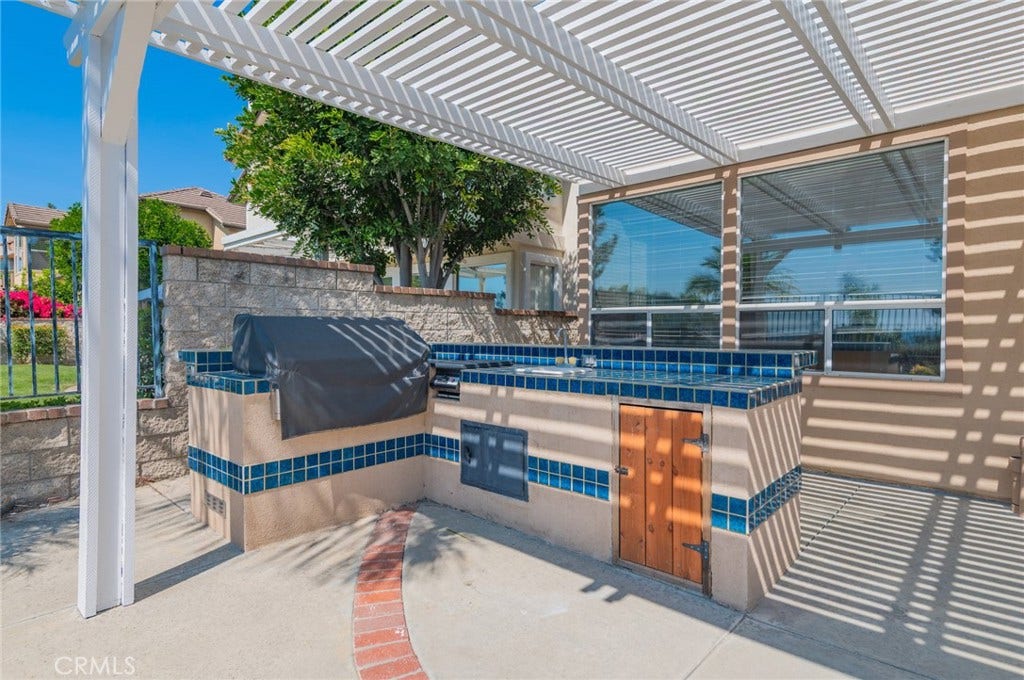 22661 White Oaks, Mission Viejo, CA 92692 22661 White Oaks, Mission Viejo, CA 92692