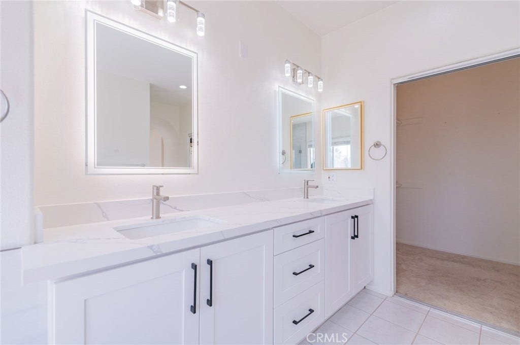 22661 White Oaks, Mission Viejo, CA 92692 22661 White Oaks, Mission Viejo, CA 92692