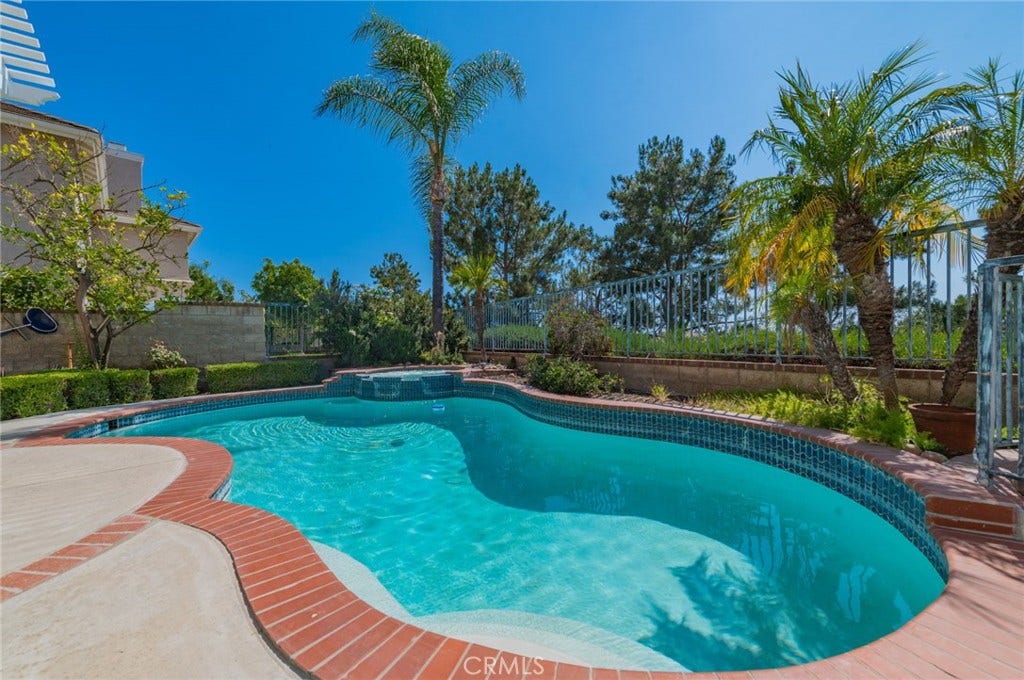 22661 White Oaks, Mission Viejo, CA 92692 22661 White Oaks, Mission Viejo, CA 92692
