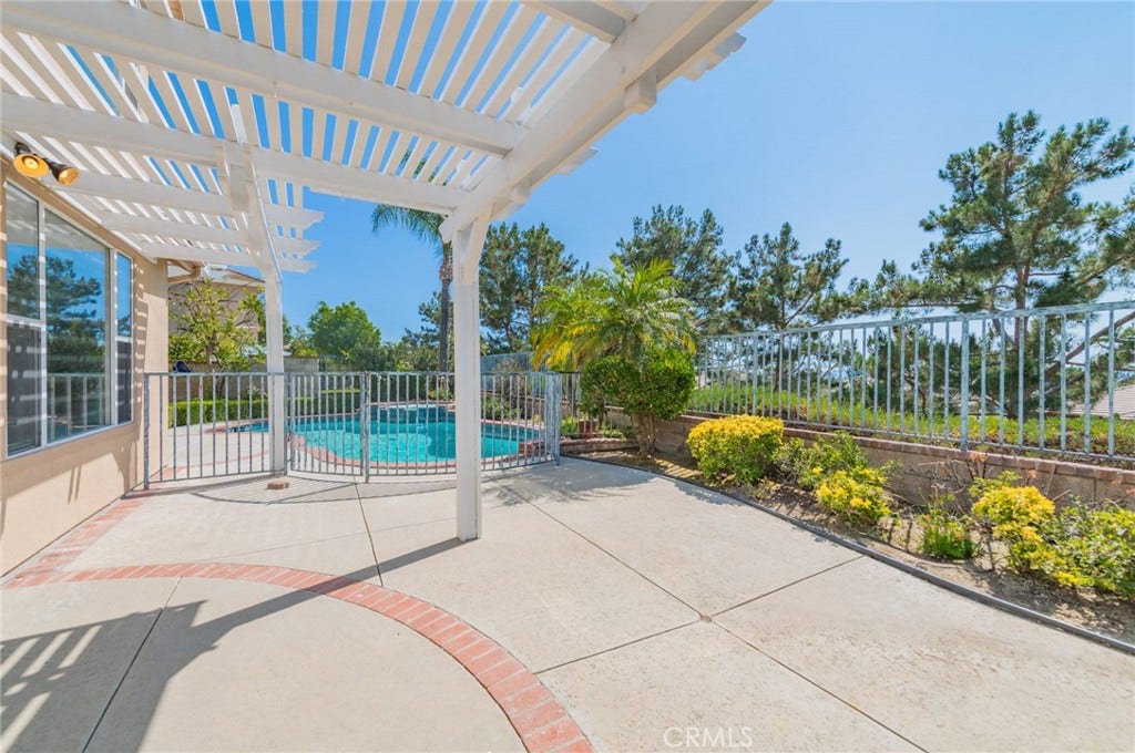 22661 White Oaks, Mission Viejo, CA 92692 22661 White Oaks, Mission Viejo, CA 92692