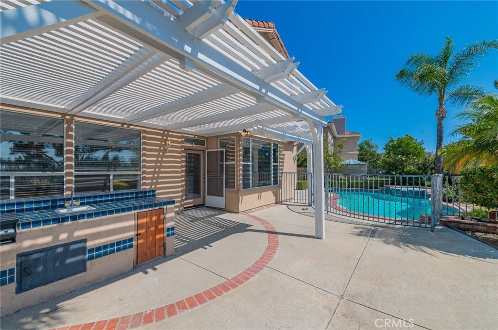 22661 White Oaks, Mission Viejo, CA 92692 22661 White Oaks, Mission Viejo, CA 92692