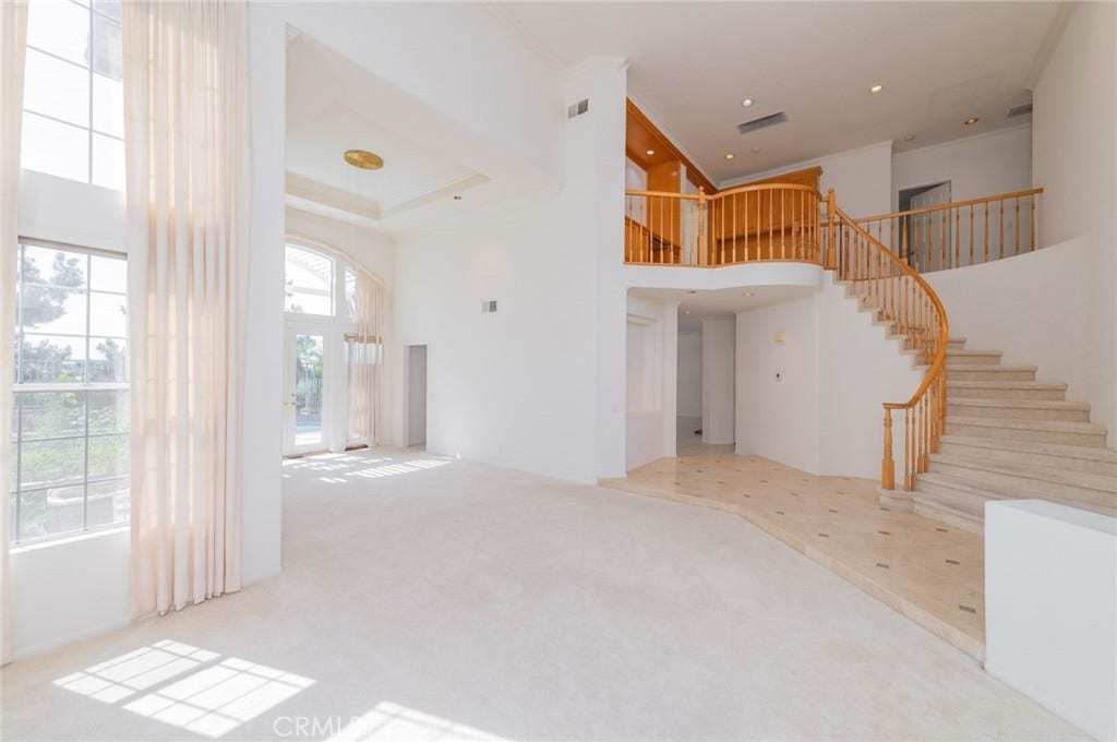 22661 White Oaks, Mission Viejo, CA 92692 22661 White Oaks, Mission Viejo, CA 92692
