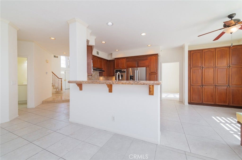22661 White Oaks, Mission Viejo, CA 92692 22661 White Oaks, Mission Viejo, CA 92692