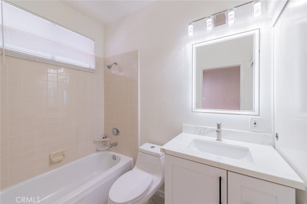 22661 White Oaks, Mission Viejo, CA 92692 22661 White Oaks, Mission Viejo, CA 92692