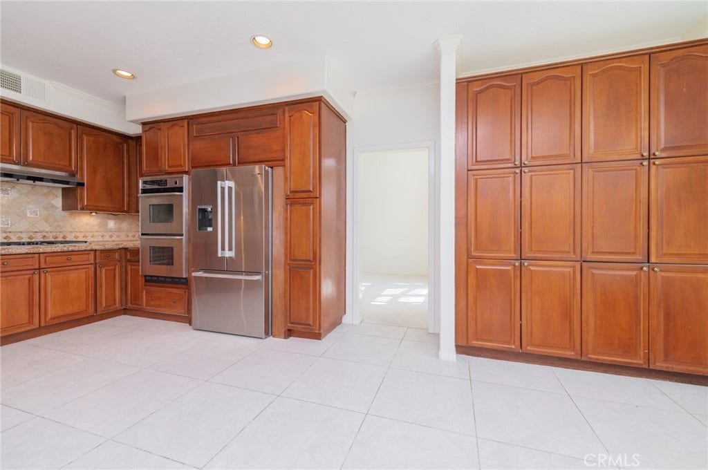 22661 White Oaks, Mission Viejo, CA 92692 22661 White Oaks, Mission Viejo, CA 92692