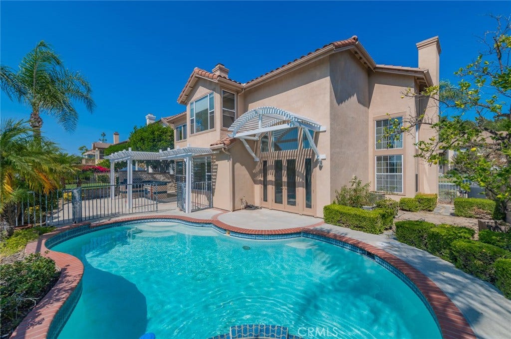 22661 White Oaks, Mission Viejo, CA 92692 22661 White Oaks, Mission Viejo, CA 92692