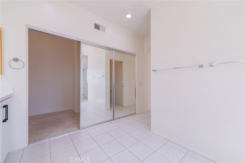 22661 White Oaks, Mission Viejo, CA 92692 22661 White Oaks, Mission Viejo, CA 92692