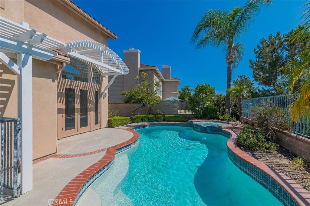 22661 White Oaks, Mission Viejo, CA 92692 22661 White Oaks, Mission Viejo, CA 92692