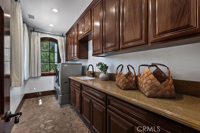 26042 Flintlock, Laguna Hills, CA 92653 26042 Flintlock, Laguna Hills, CA 92653