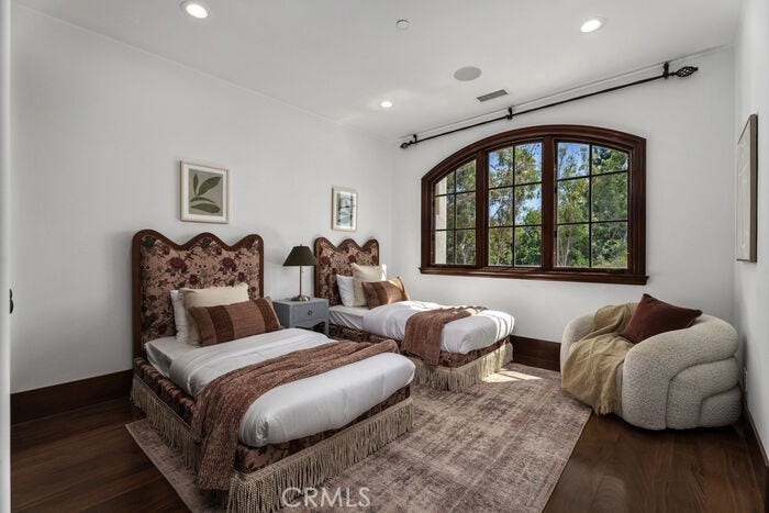 26042 Flintlock, Laguna Hills, CA 92653 26042 Flintlock, Laguna Hills, CA 92653
